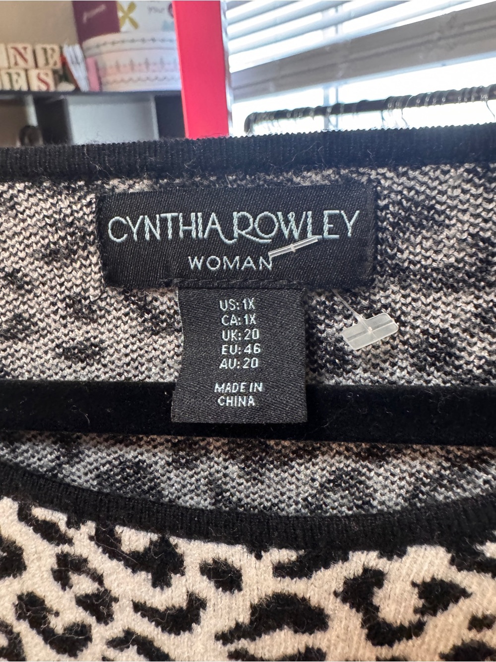 Cynthia Rowley Women's Soft Cheetah Print Oversized Sweater Cream Black Size 1X - Picture 7 of 7